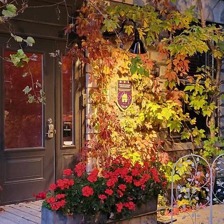 Vieux-Old Farnham Appart-Condotel Екстериор снимка