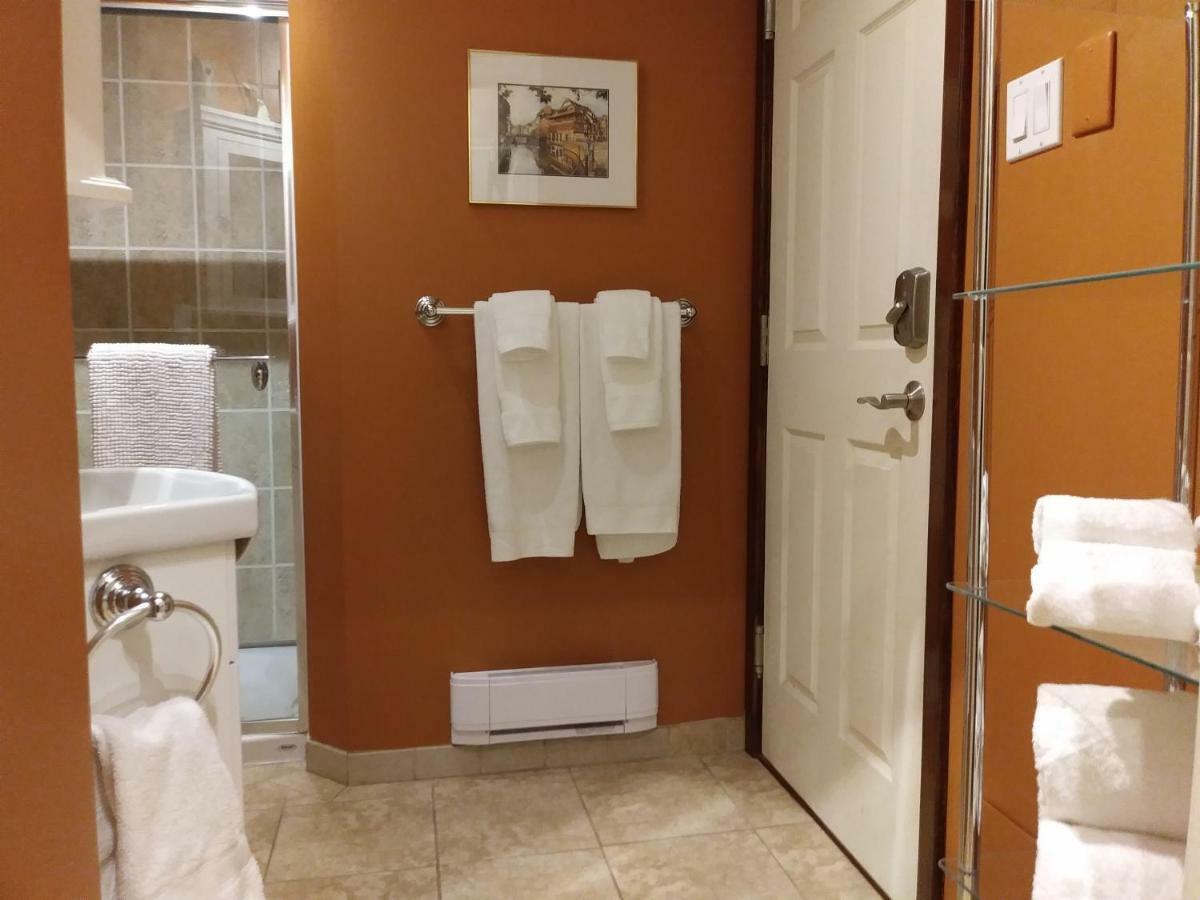 Vieux-Old Farnham Appart-Condotel Екстериор снимка