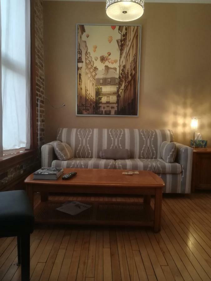 Vieux-Old Farnham Appart-Condotel Екстериор снимка